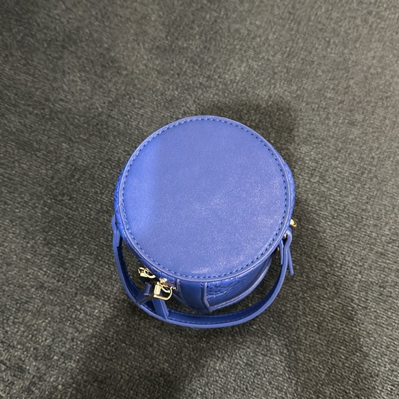 Tote & Carry Barrel Bag (Small) - Picture 4 of 6